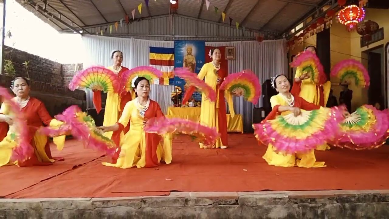 Tiết mục chùa Yên Hoa  giao lưu văn nghệ tại chùa Phú Phụ Cường.