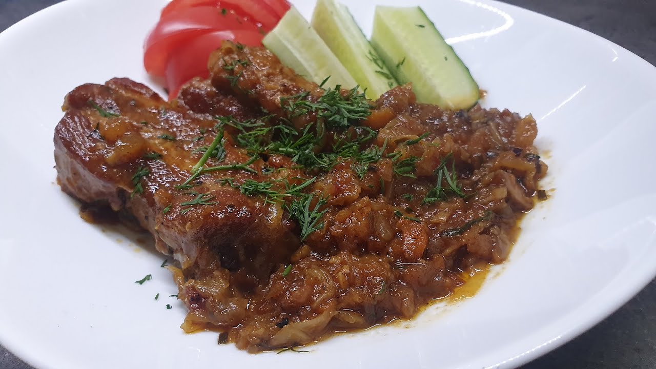 Troškinti kopūstai  su kiaulienos šonkauliukais kazane kamado BONO grilyje