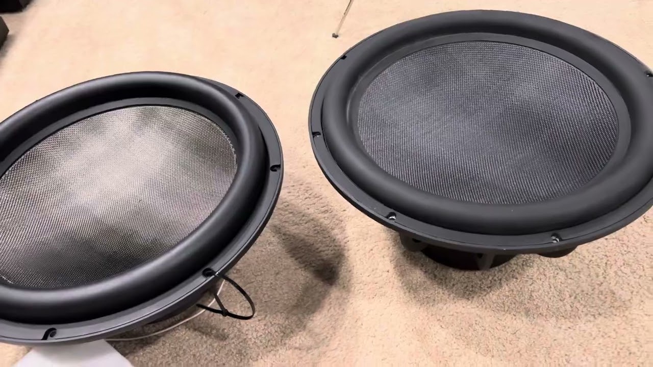Dayton Audio Ultimax II UMII18-22 vs original UM18-22 side by side comparison
