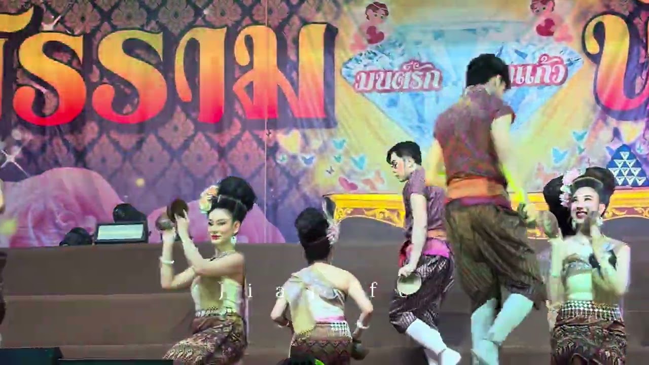 โชว์ชุดพิเศษศิลปินในทีมงาน #ศรรามน้ำเพชร #ลิเกคณะศรรามน้ำเพชร