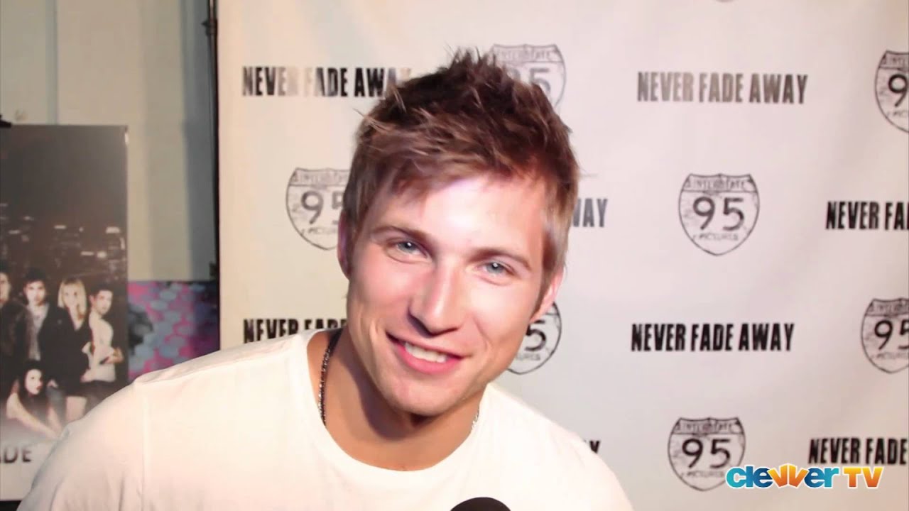 Justin Deeley Chats 