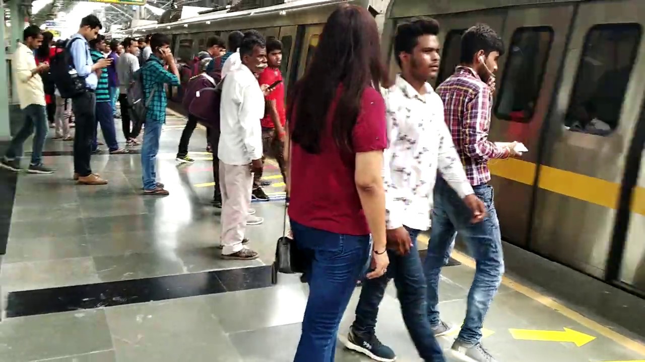 Delhi Metro : From Azadpur to Guru Tegh Bahadur Nagar