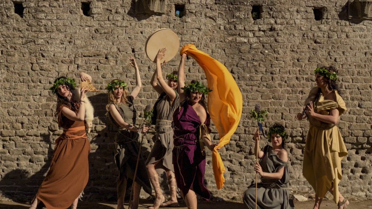 Ninfe Nereidi in Enthousiasm&oacute;s - nuovo progetto sulle Menadi Danzanti - danze antiche