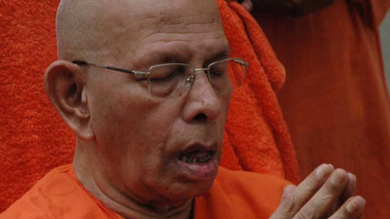 16 th president Moharaj pujyopad srimot sri Smarananandoji Moharaj of Ramakrishna Mission.