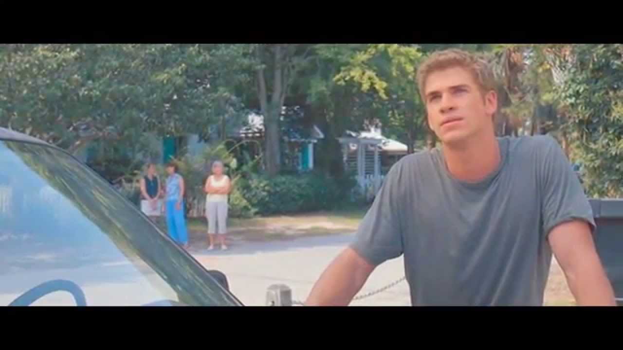 Liam Hemsworth/Rosie Huntington-Whiteley - she doesn't mind. 720p