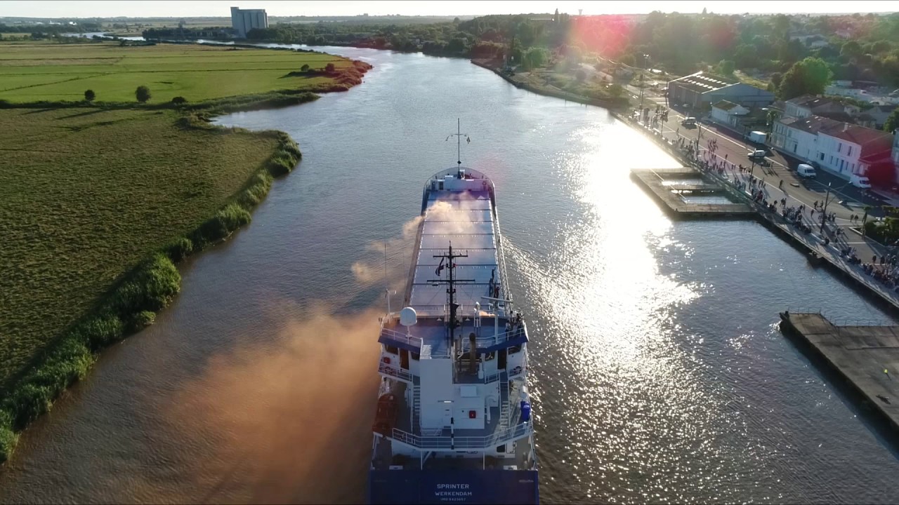 Cargo a Tonnay Charente