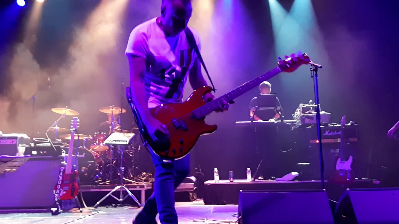 peter hook & the light - vanishing point @ DMH toronto, oct 28th, 2019