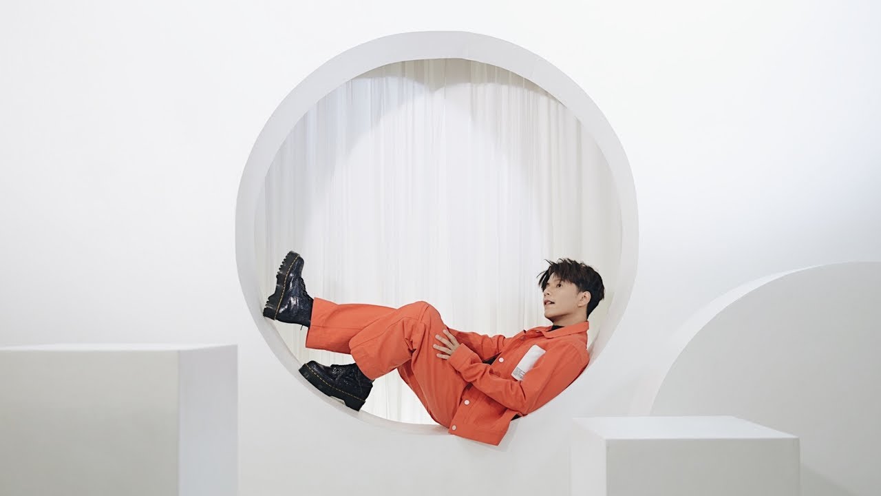 BOY SOMPOB - Footprints on the moon (Official Video)