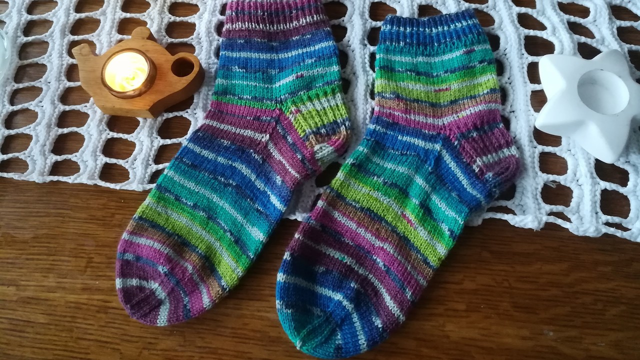 saramisch_knits Strickvlogcast - Ich nehme euch 4 Tage lang bei meinen Strickprojekten mit ❄️🧣🧶
