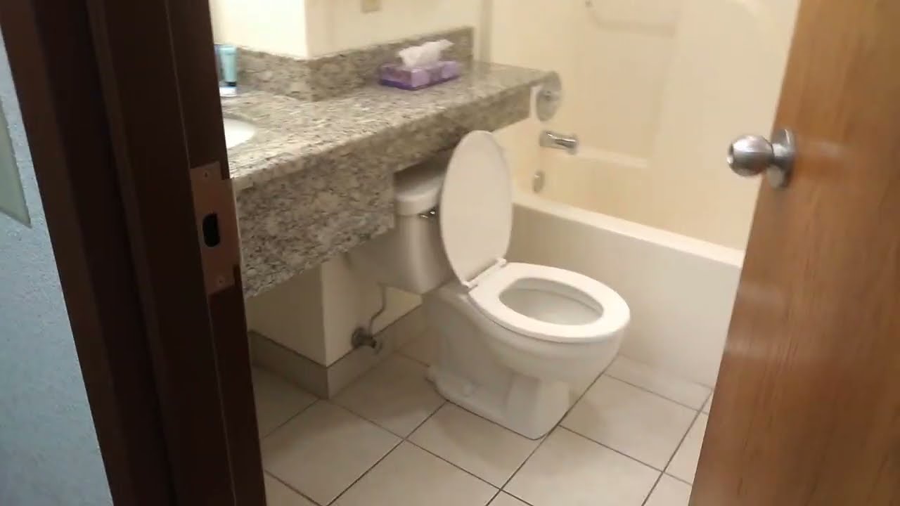 Savannah House Hotel, Branson Missouri, Double Queen Room Review