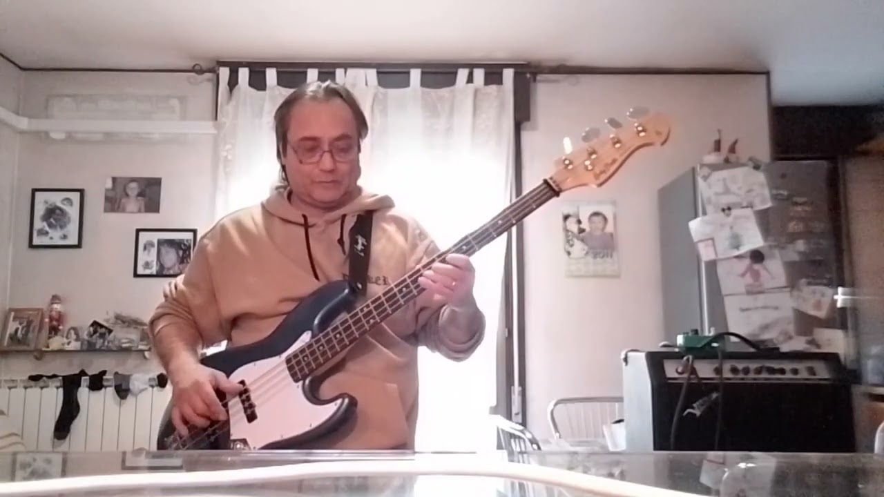 musica cover basso Black Sabbath con ronnie james Dio