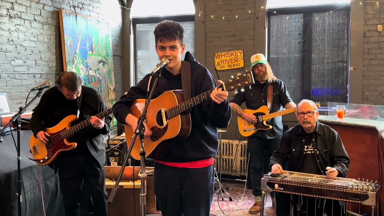 Angus Hawley & The Empty Glasses - Folsom Prison Blues - LIVE at The Rivoli 