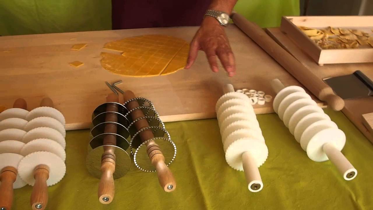 Fare i Tortellini con i  Rulli taglia sfoglia