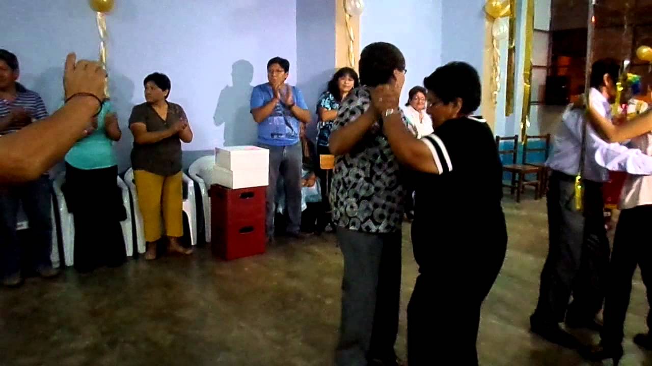 CUMPLEAÑO DE MI MADRE FELINDA CASTILLO 2014 BAILANDO EL ANIVERSARIO
