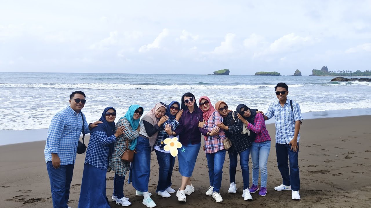 kepantai Bersama ibu Kapolsek Tanggul yang Cantik dan baik hati #adayinmylife #kuliner #watuulo