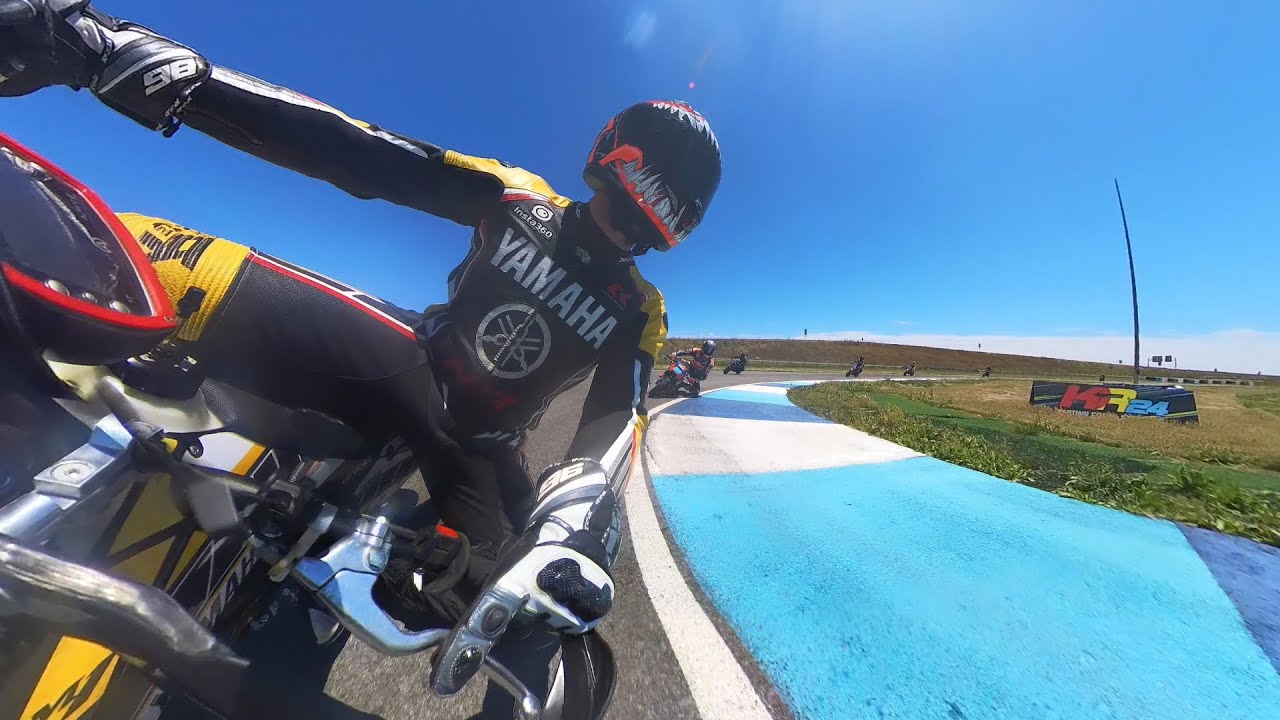 PITBIKE SANLUCAR -Compartiendo pista con el piloto de moto 3 JS Rueda 99 en KR24