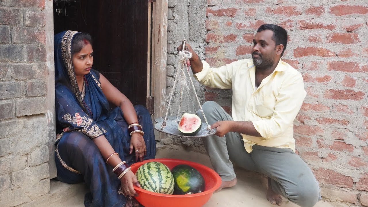 तरबुजा बेचने वाले के  साथ ए औरत घर पर देखे क्या किया #MANORANJANBIHAR