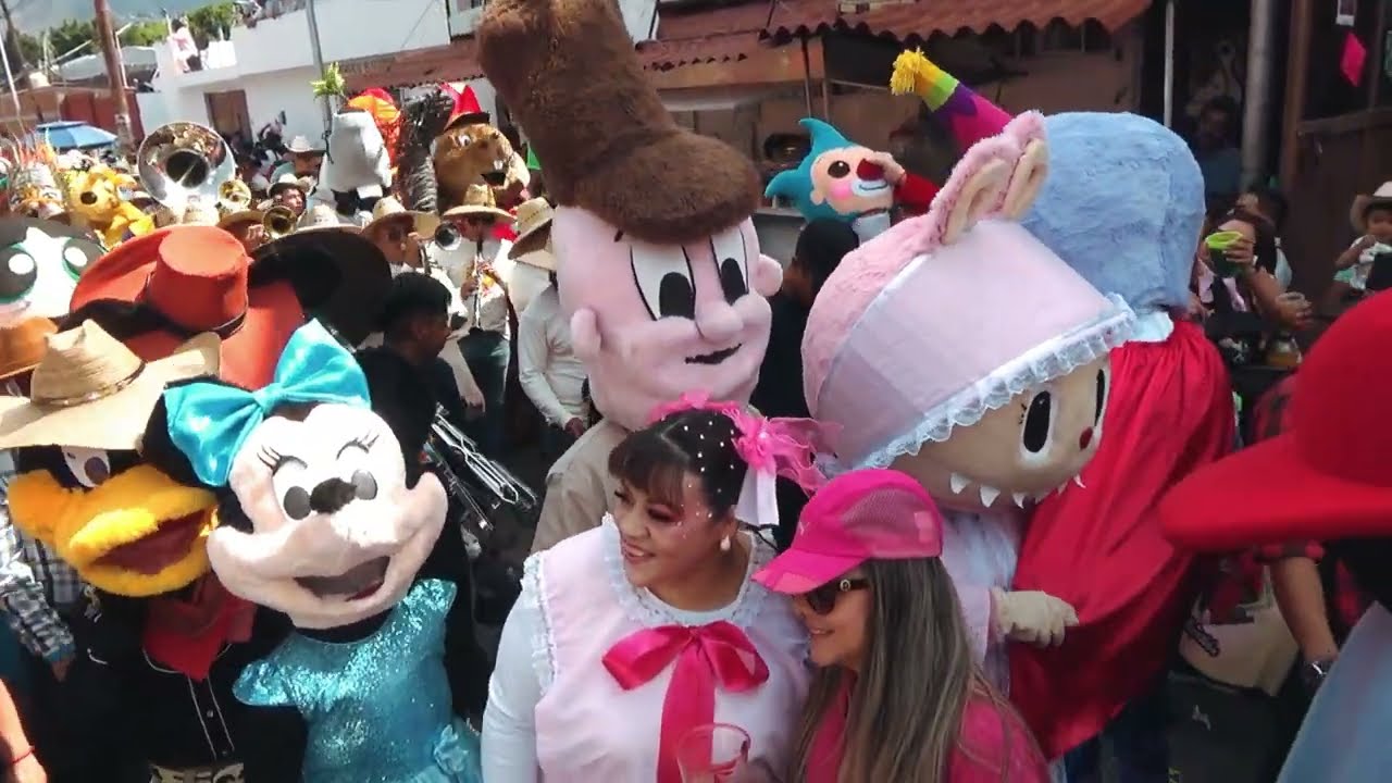 Disfraces la Poderosa 2 de Abril - Carnaval Santa María Aztahuacan 2025