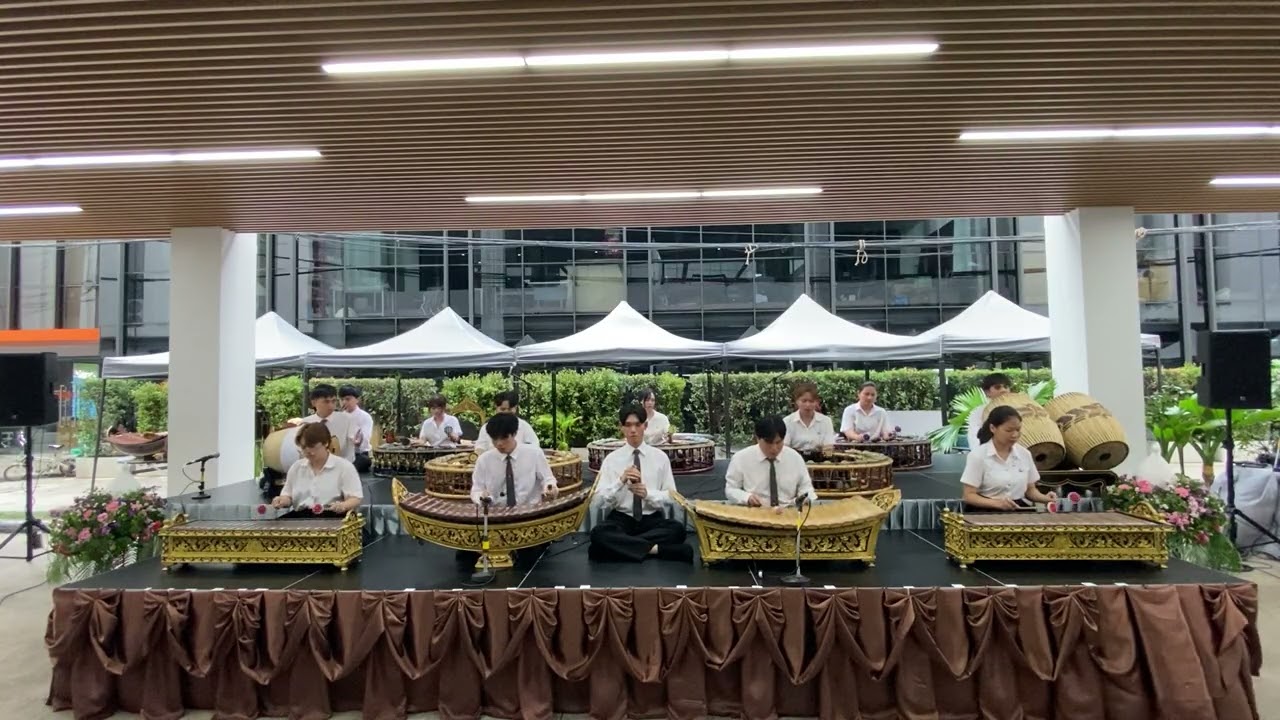 เพลงเรื่อง ขอมดำดิน โดยนิสิตชั้นปีที่ 2 ไหว้ครูประสานมิตรครั้งที่ 57