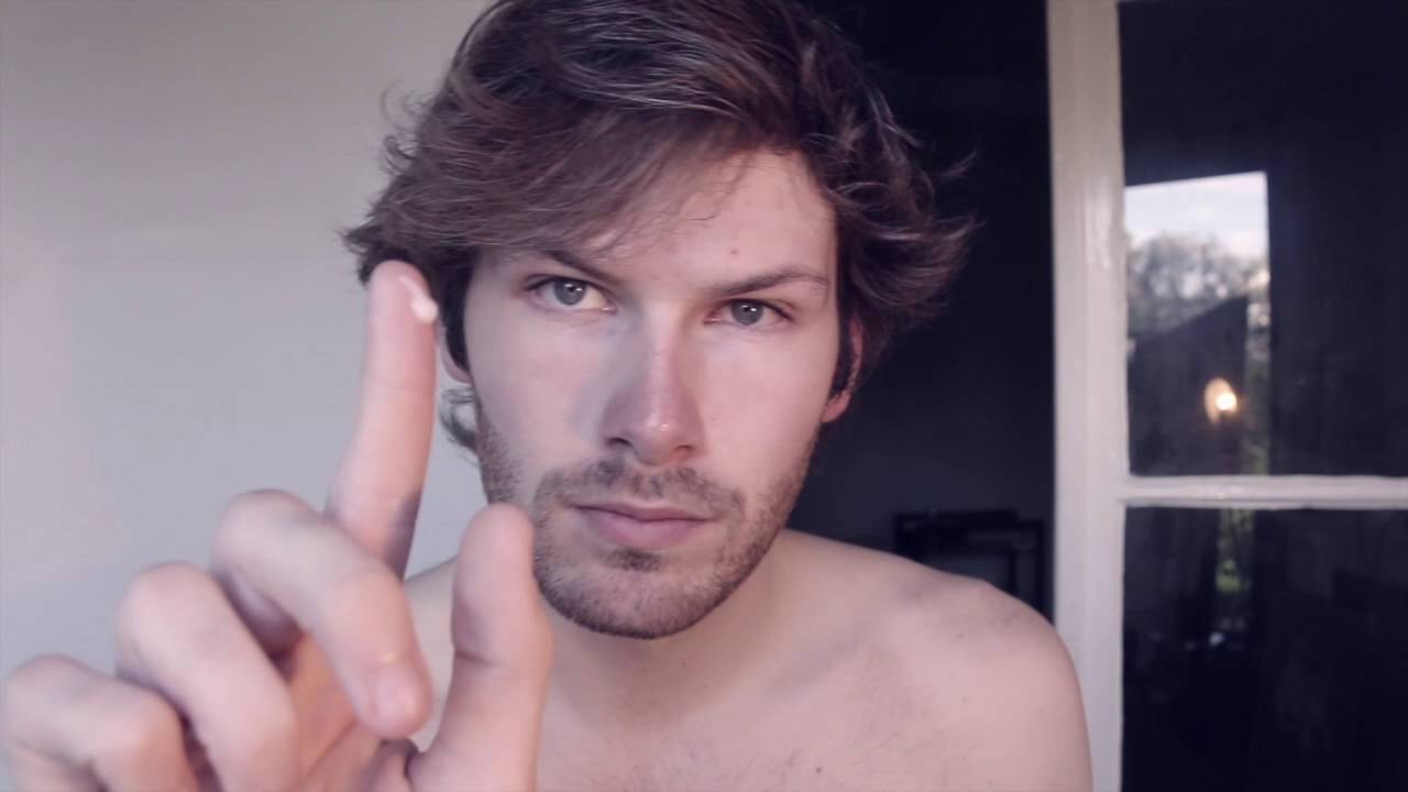 [ASMR] How To Achieve The Perfect Stubble Look + Whispering My Daily Routine