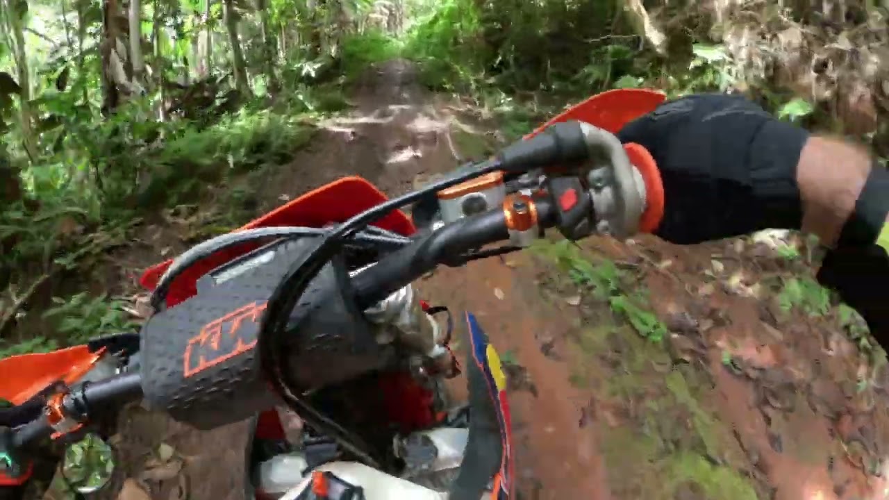 Training day ktm 300 exc enduro Tahiti 