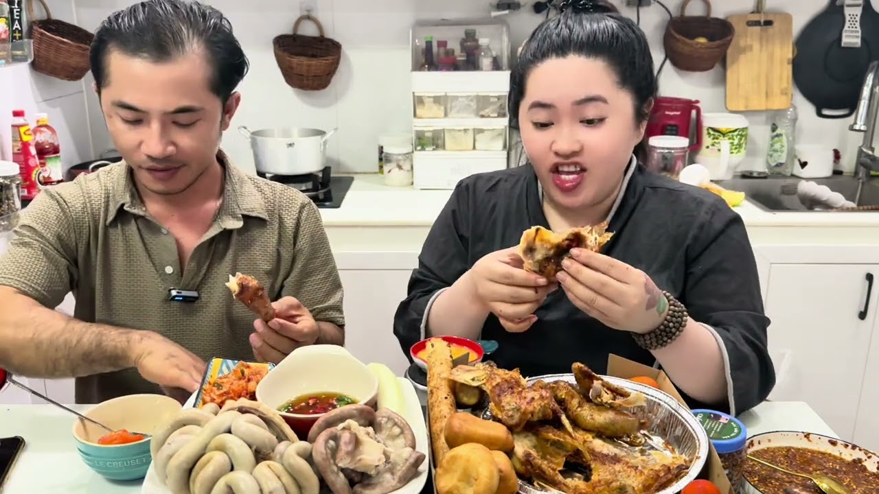 GÀ NƯỚNG CƠM LAM CHẤM CHẨM CHÉO