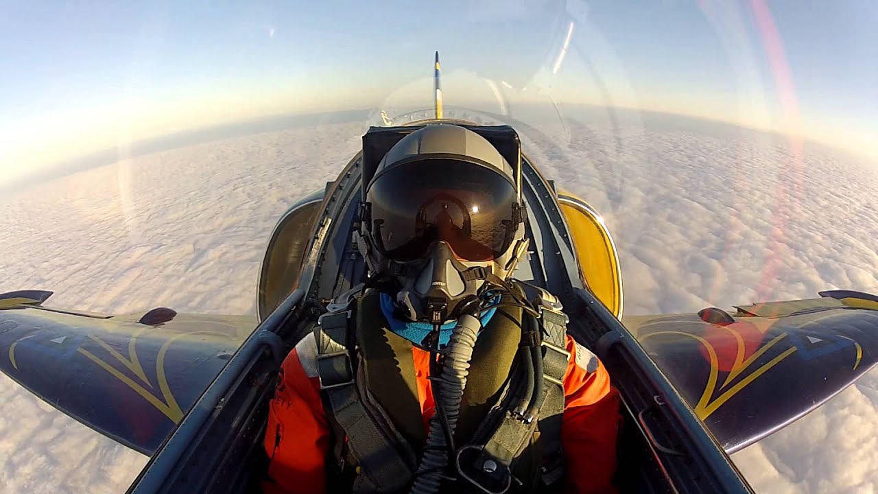 Flying L-39