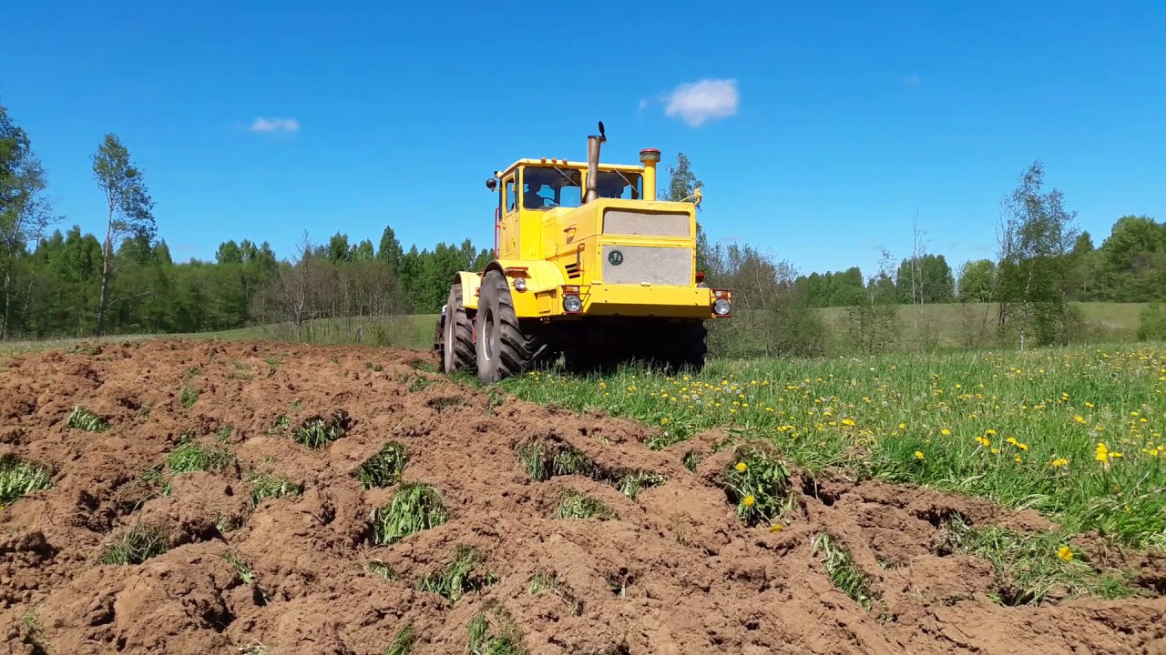 Kirovec K-701 ploughing 2017