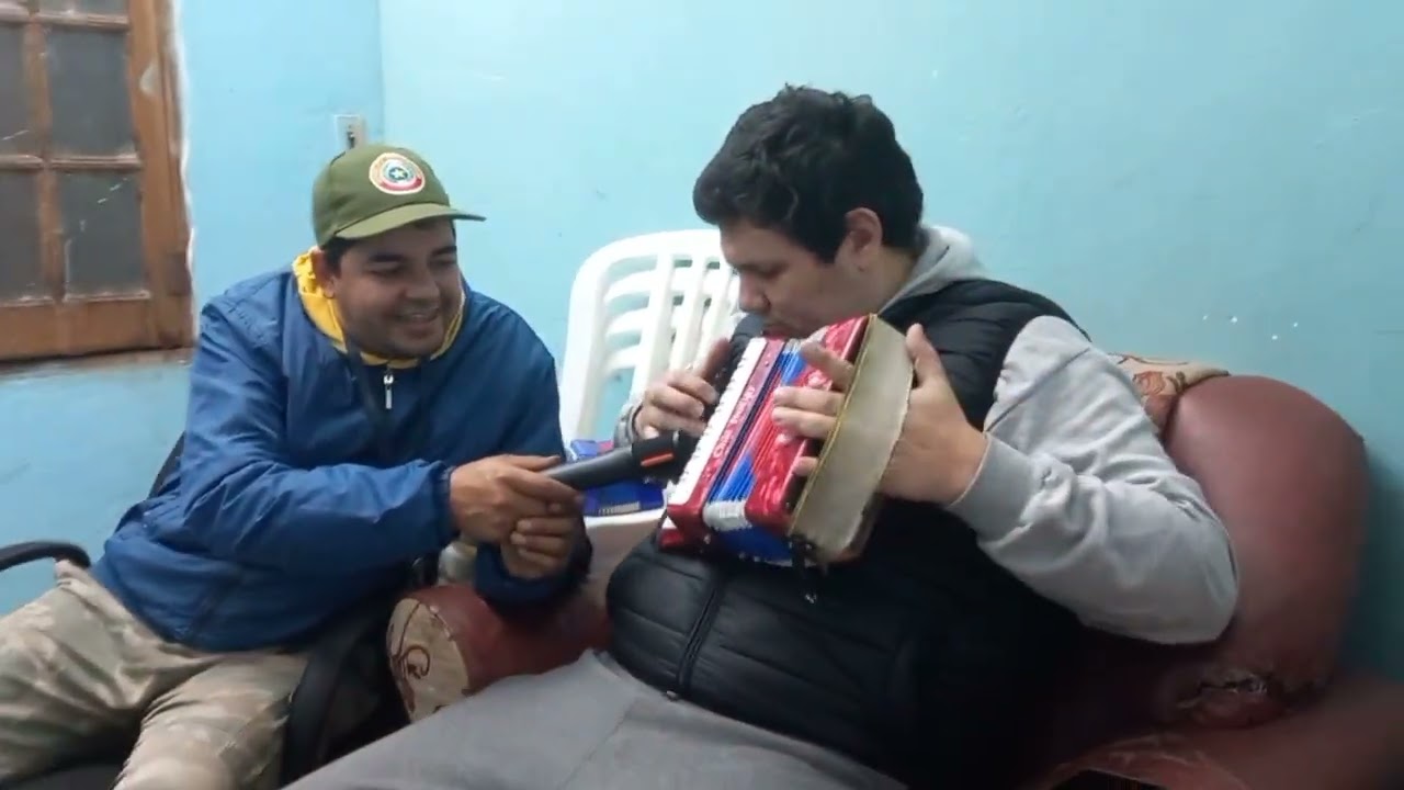 JOSEFINA (polca paraguaya) en acordeon de juguete