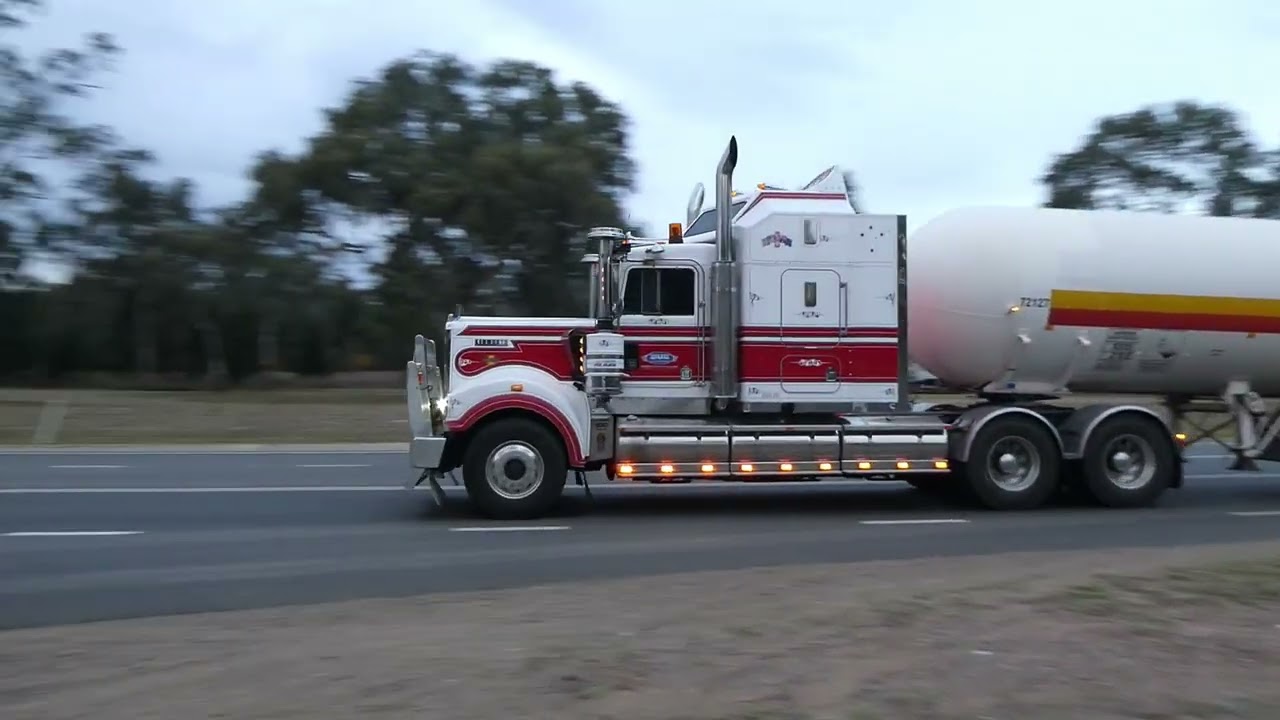 roadtrains in qld 2025 no5