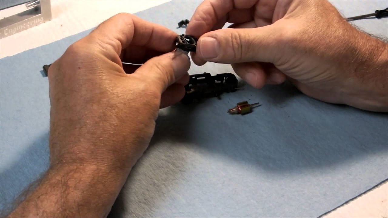 Viper V1 HO Slot Car RTR Chassis Assembly & Discussion