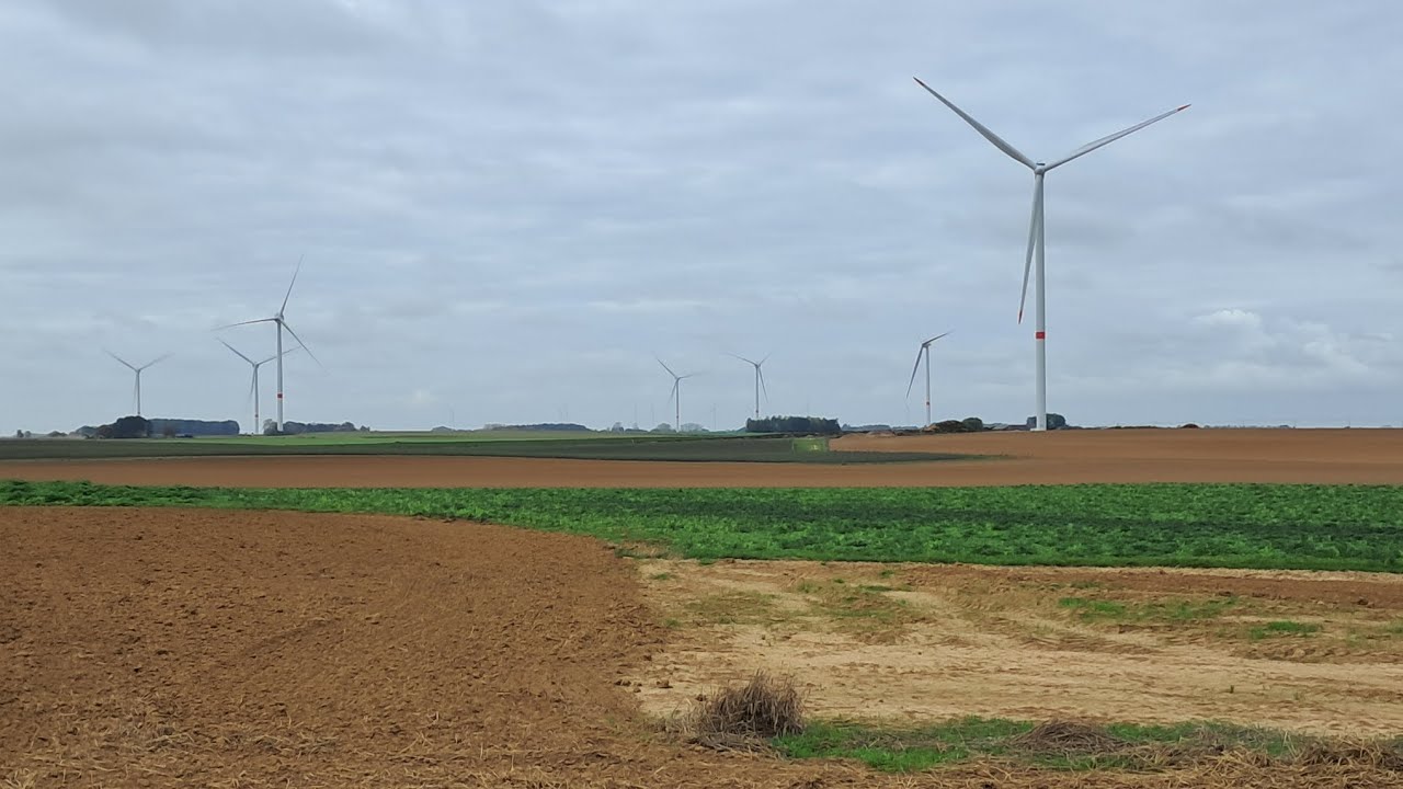 Vidéo sur les parcs éoliens en chantier sur Hannut en 2025.