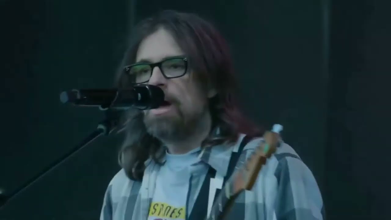 Weezer - Enter Sandman LIVE