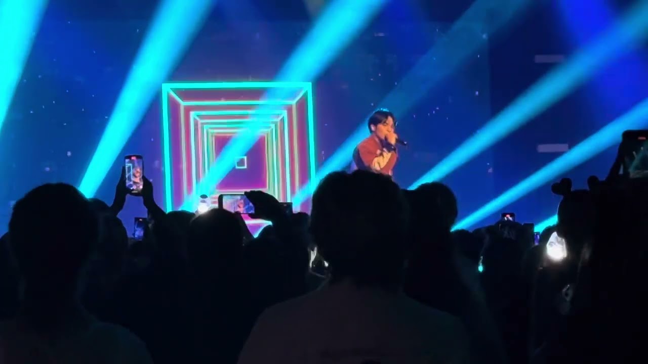 240521 CIX - BX Solo - Left to Right - Marteen cover  - Dallas Texas 0 or 1 Tour