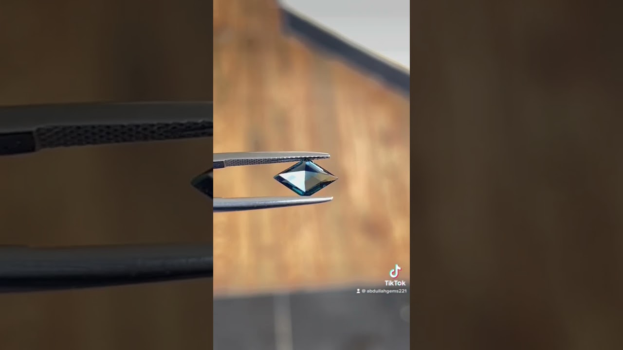 Teal sapphire no heated 2.10 loupe clean very good lustre glass body transparent