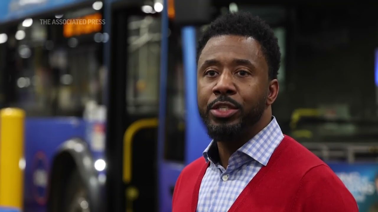 Chicago hops on electric bus trend to go green