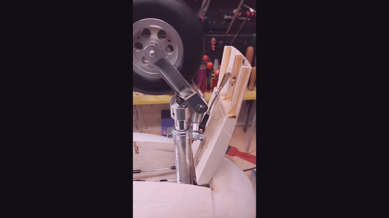 DH-100 Vampire 1/4 scale building clips (part one)