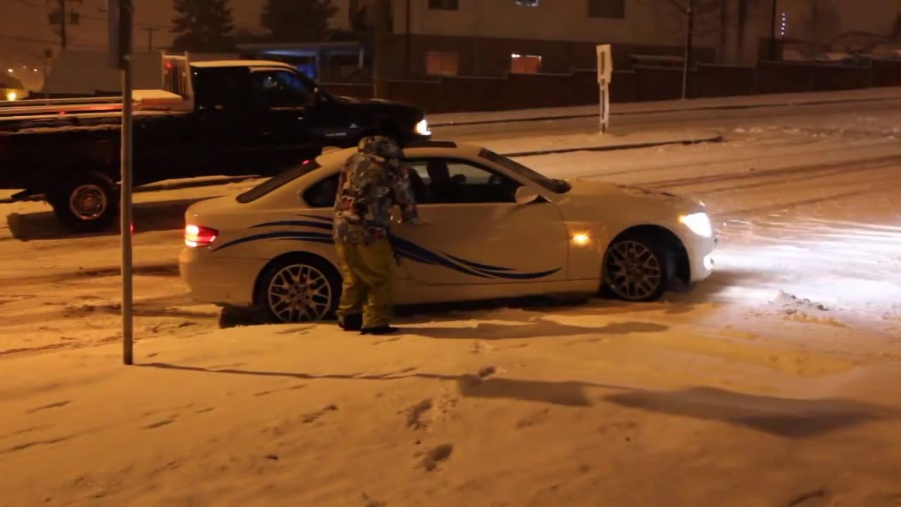 What happens when it snows in Vancouver  (2011)