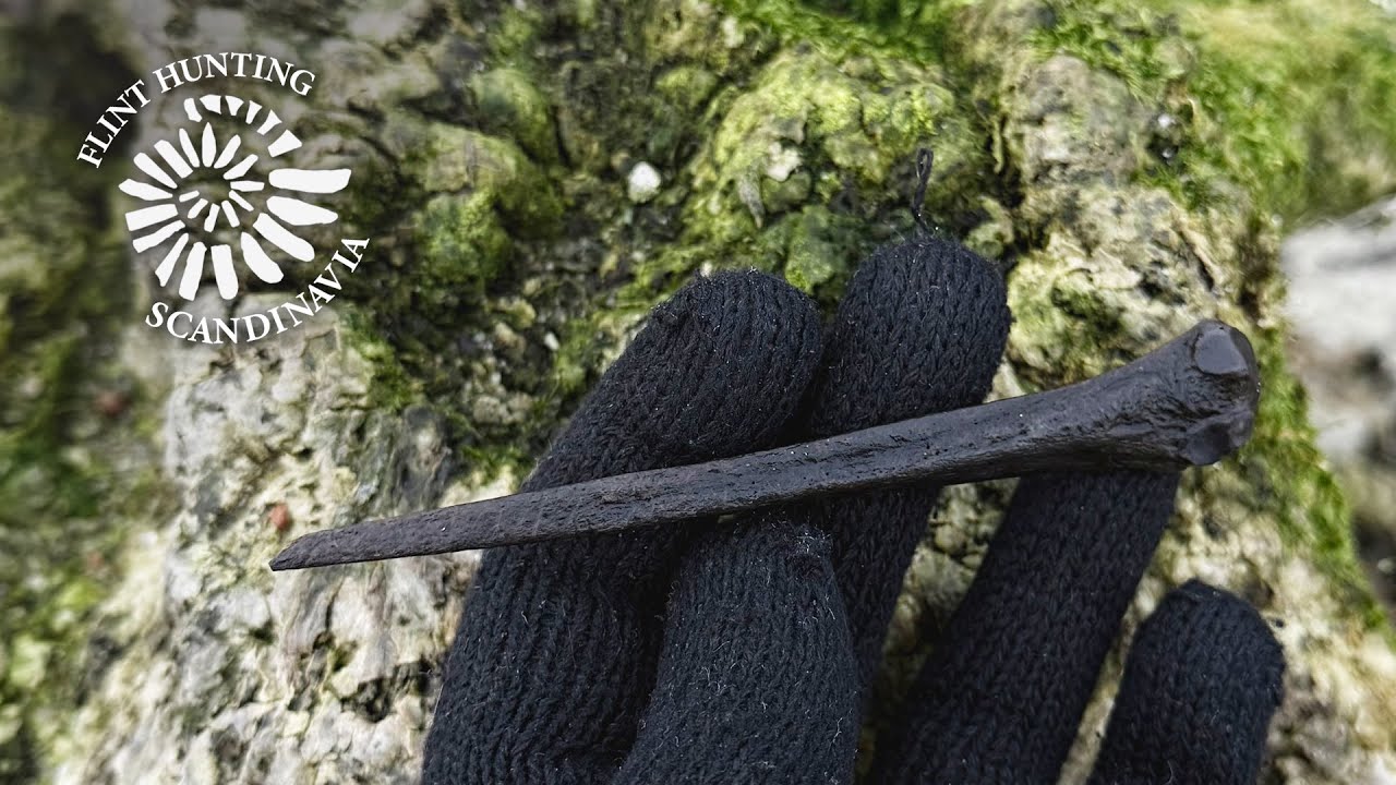 Flint Hunting Scandinavia #132 Sherlock Bones ☠️ 