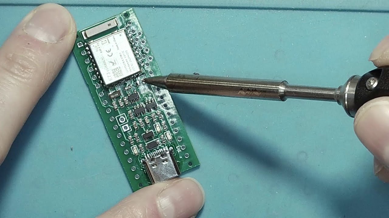 Soldering the E73-2G4M08S1C nRF52840 module using a Soldering Iron