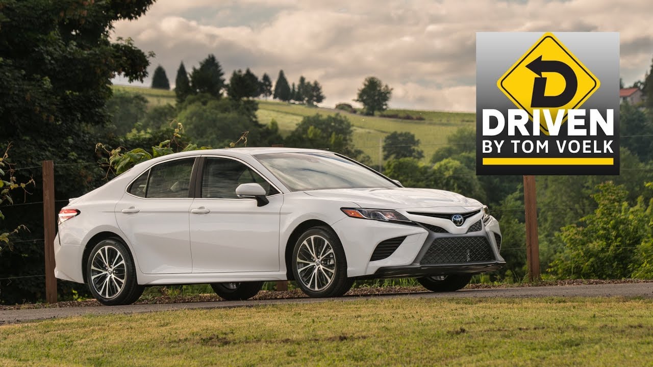 2018 Toyota Camry XLE Hybrid and V6 XSE Review