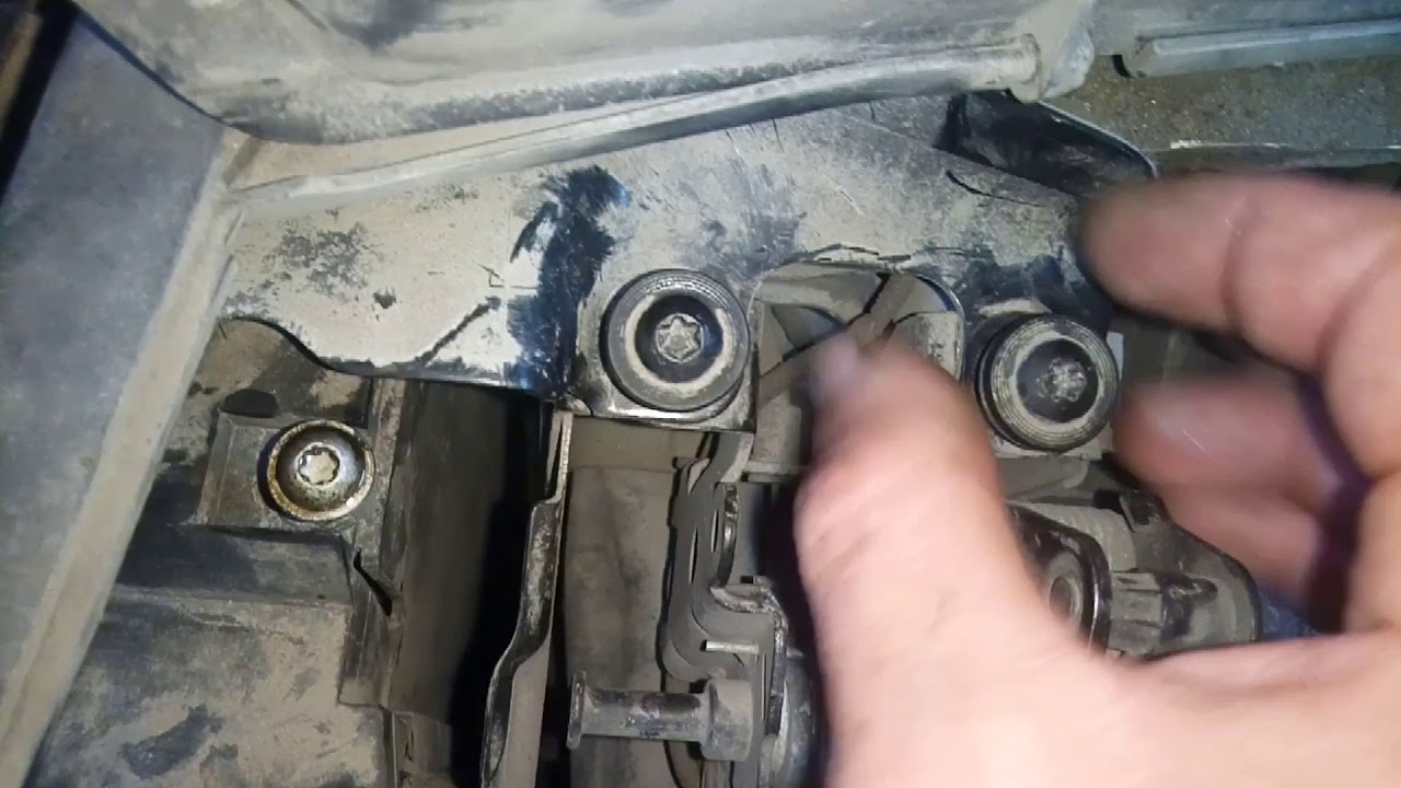BMW F10 520i замена радиатора кондиционера