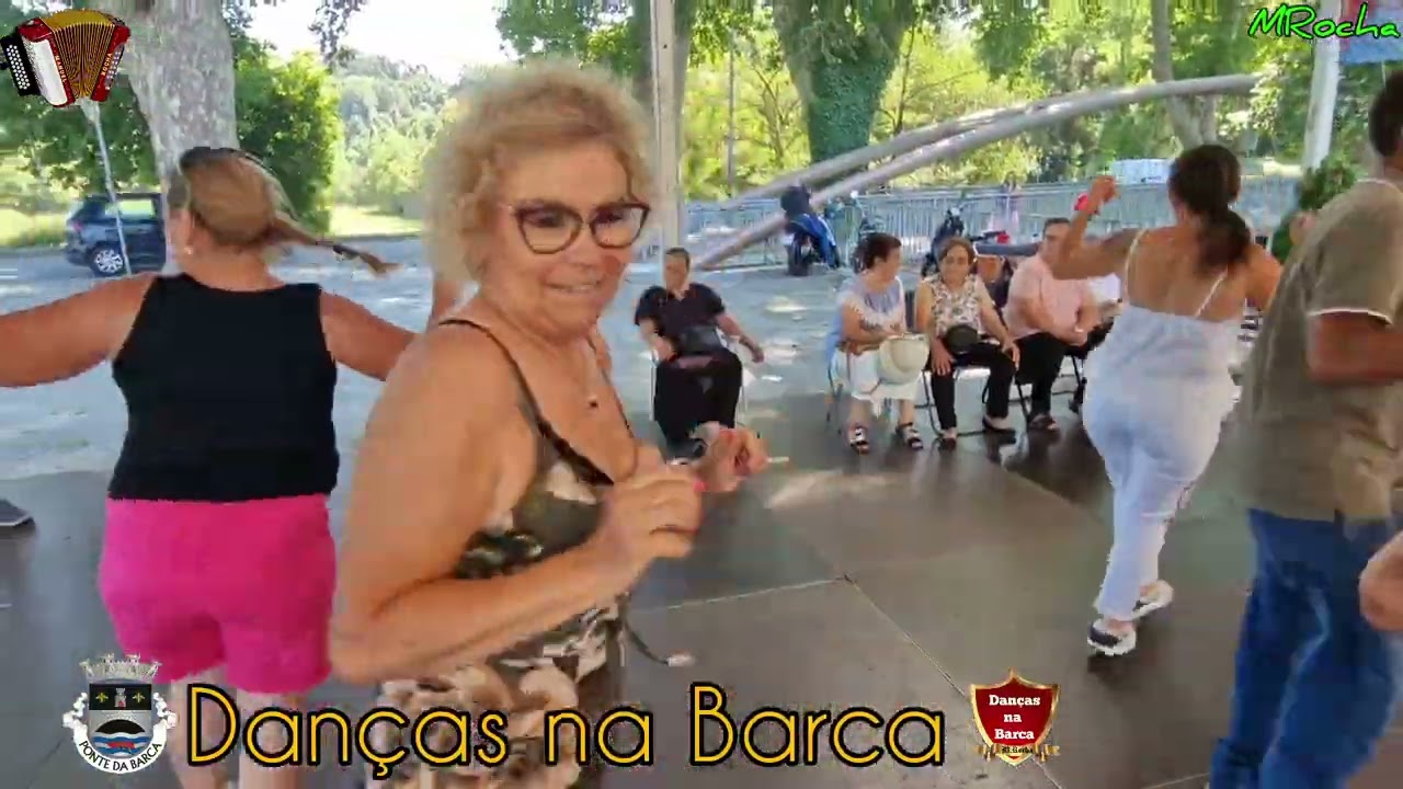 Tarde de Verão  bem quente em Ponte da Barca  com muita musica e muita dança.