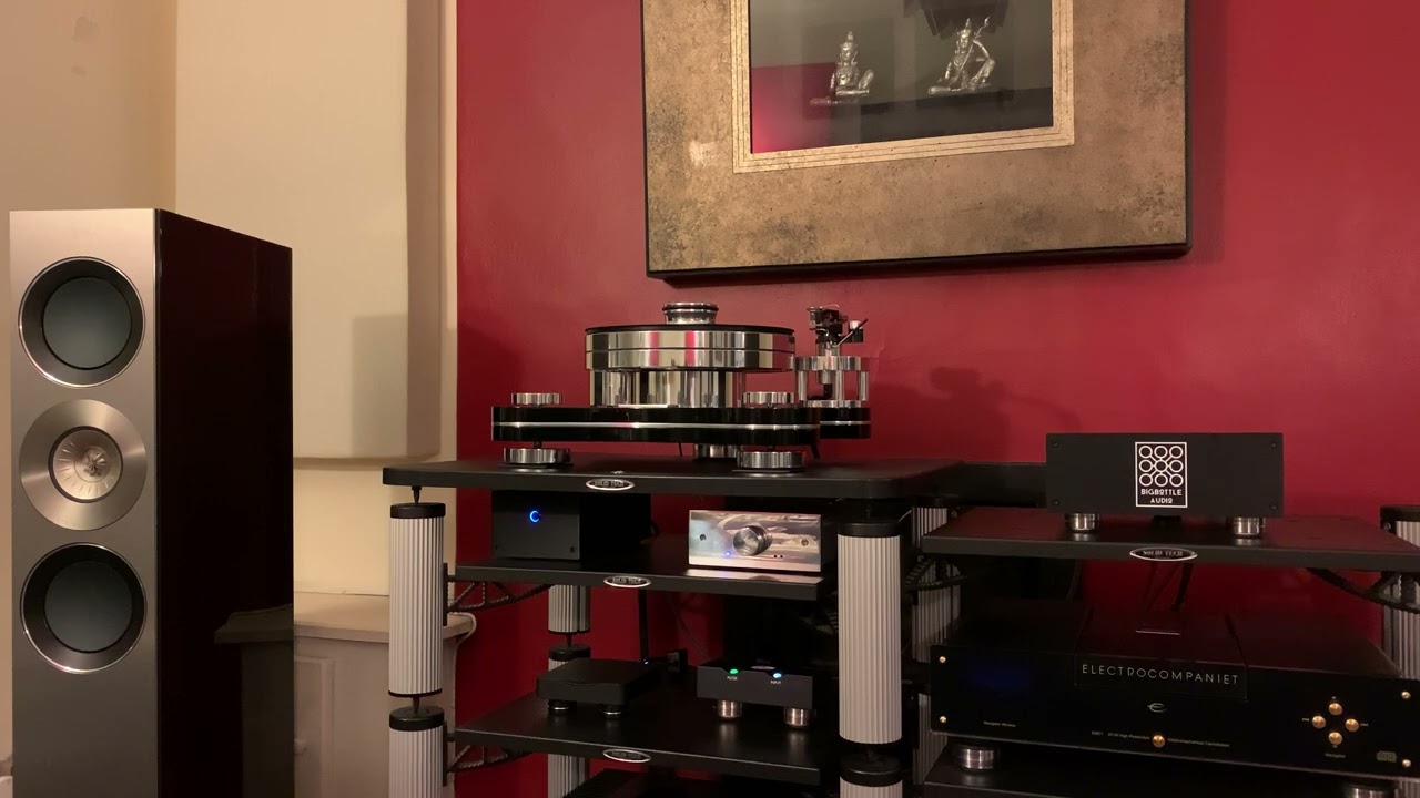 Roberta Gambarini + KEF Reference 3 + Musical Fidelity AMS 35i + Chord Qutest DAC/Sbooster MkII