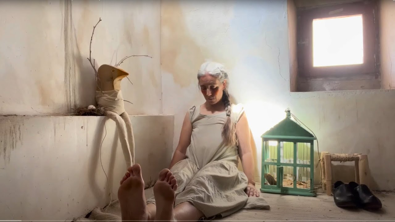 MAPI QUINTANA - A vivir a la monta&ntilde;a (Videu Oficial)