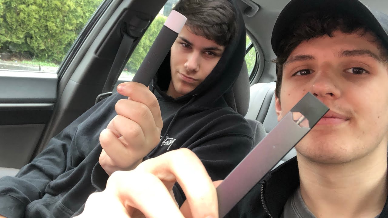 JUUL Vs. STLTH