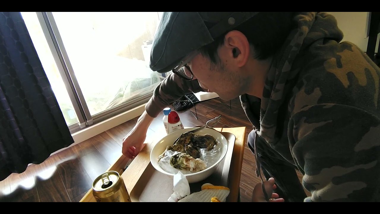 牡蠣を食べようとして怪我をした