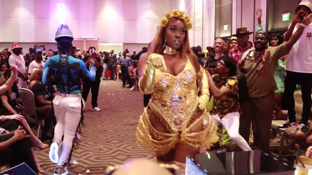 $1,000 Runway (Part 2) @ Sizzle Platinum & Gold Ball - @jackmizrahi Gucci 50th Birthday Ball 2022
