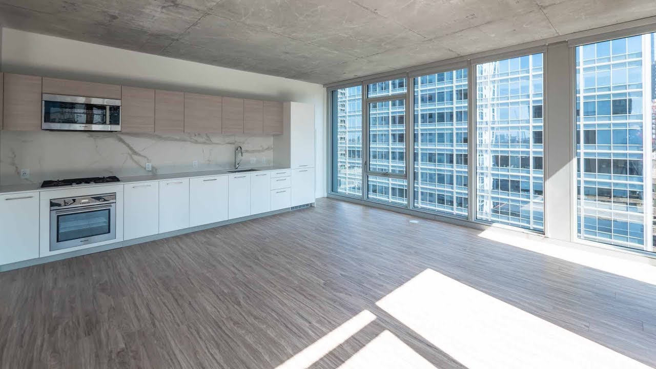 A West Loop 2-bedroom, 2-bath at the stylish new EMME apartments