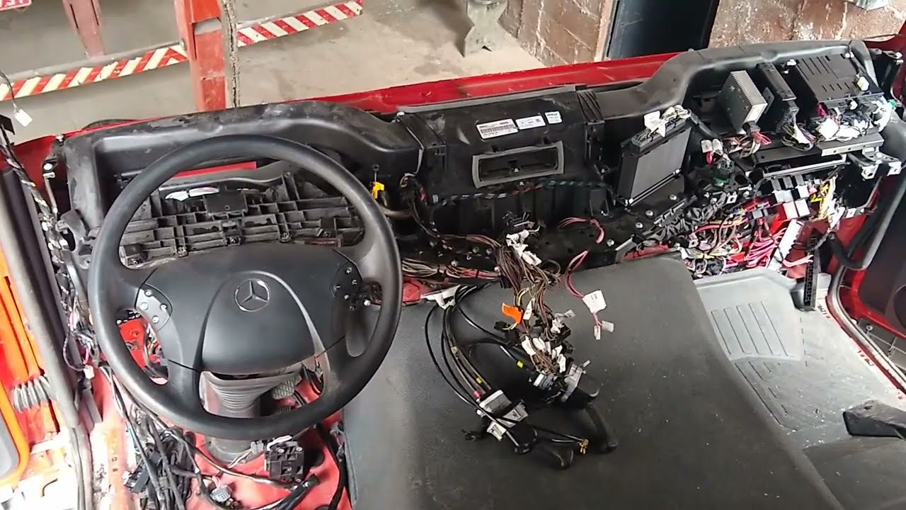 Painel principal, componentes, módulos - Mercedes Benz Axor 2544